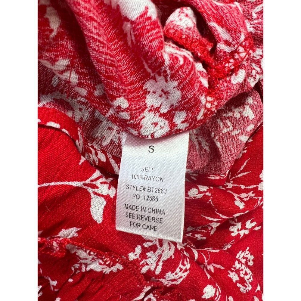 Baevely Women's Red Sleeveless Top - Picture 4 of 6